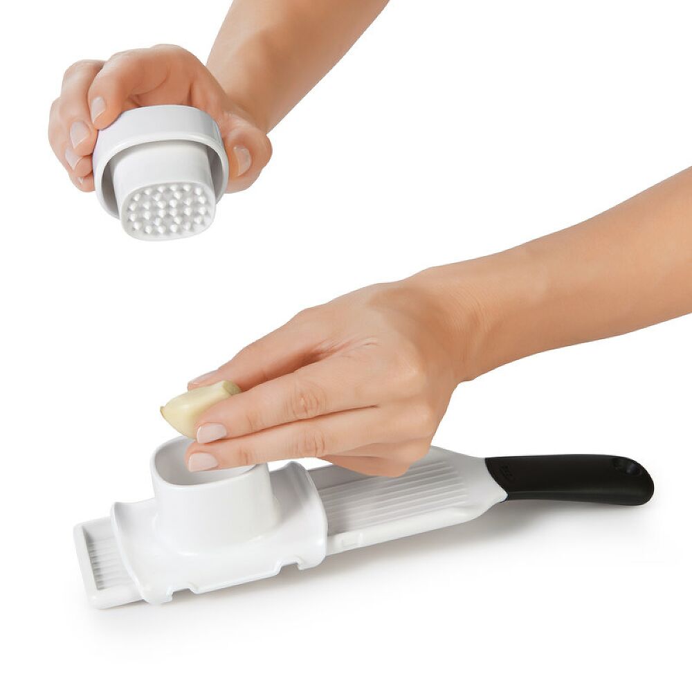 OXO Good Grips Garlic Slicer O8