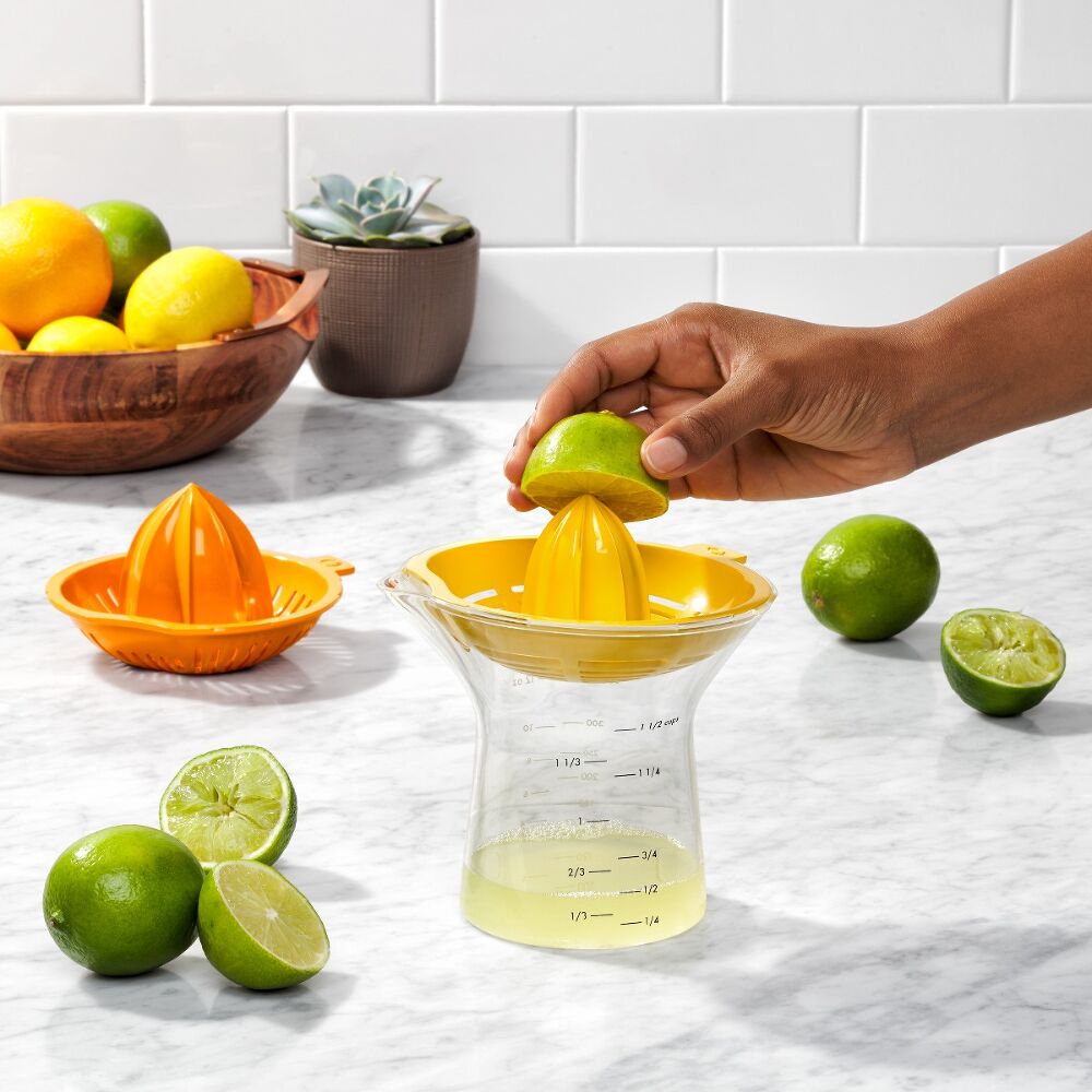 2-in-1 Citrus Juicer D9