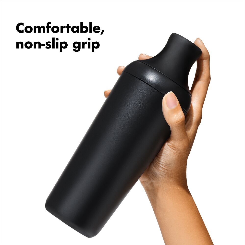 OXO Good Grips Plastic Cocktail Shaker- 20 oz/590 mL capacity B4