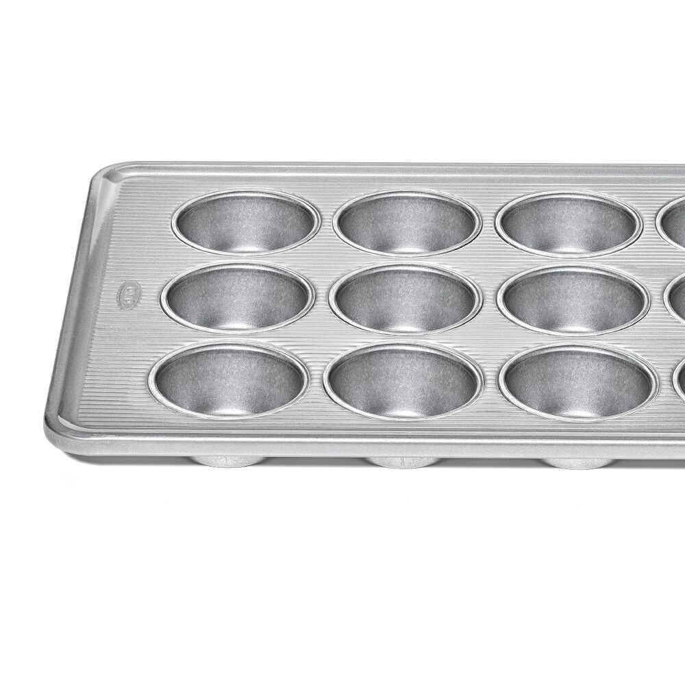 Nonstick Pro Clear Coated 12 Cup Muffin Pan M7