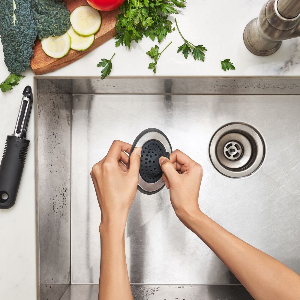 OXO Good Grips 2-In-1 Sink Strainer & Stopper Tray Pack Q2