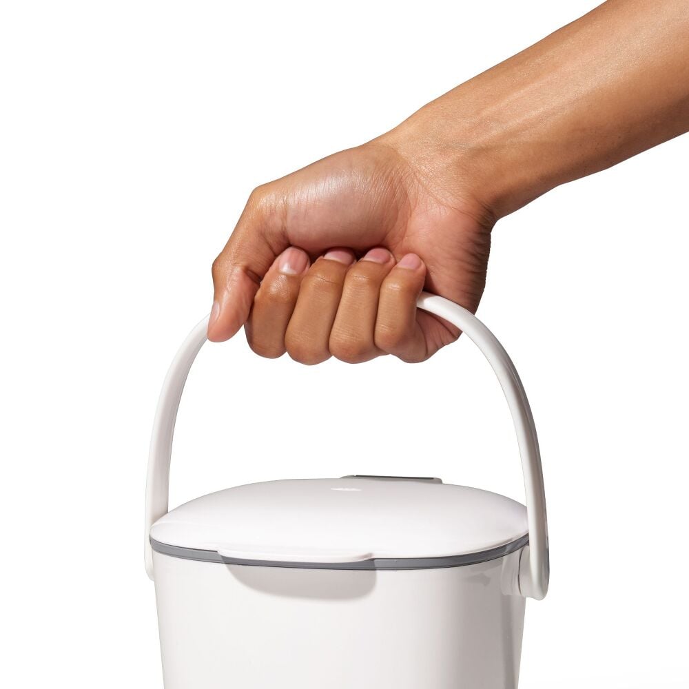Easy-Clean Compost Bin - 0.75 Gal C8