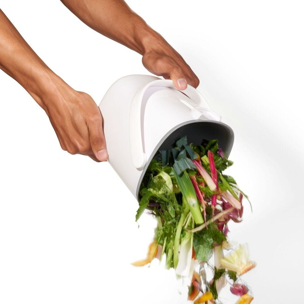 Easy-Clean Compost Bin - 0.75 Gal C8