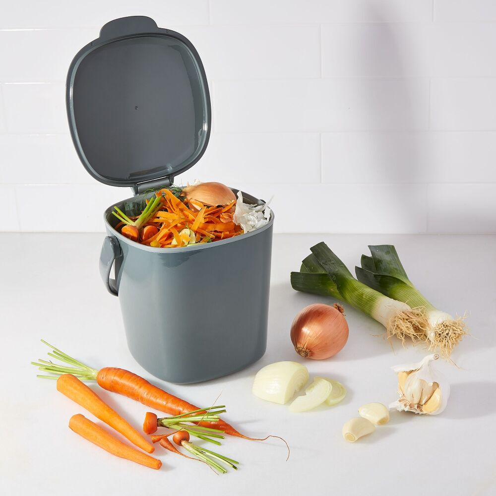 Easy-Clean Compost Bin - 0.75 Gal C8