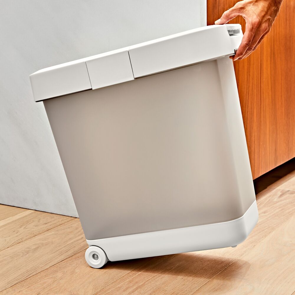 OXO Pet Airtight Food Container with Scoop — Large B6