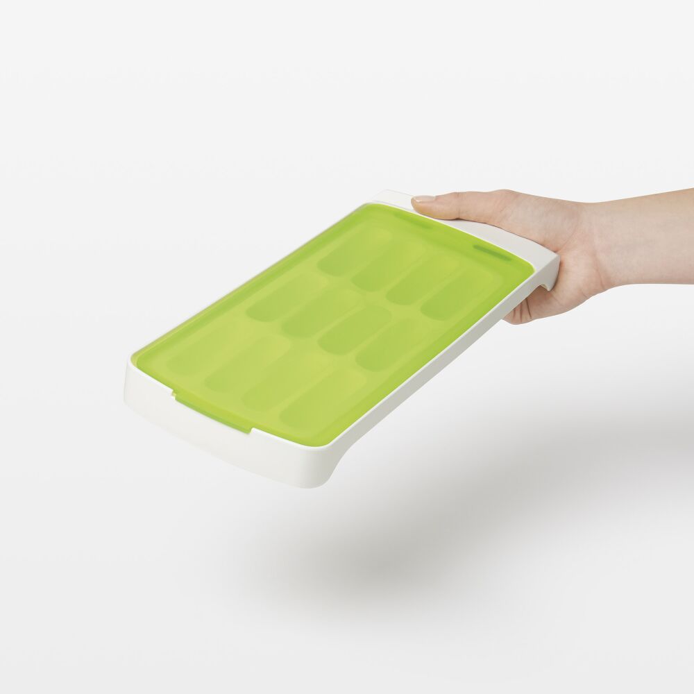 No-Spill Ice Stick Tray Z7