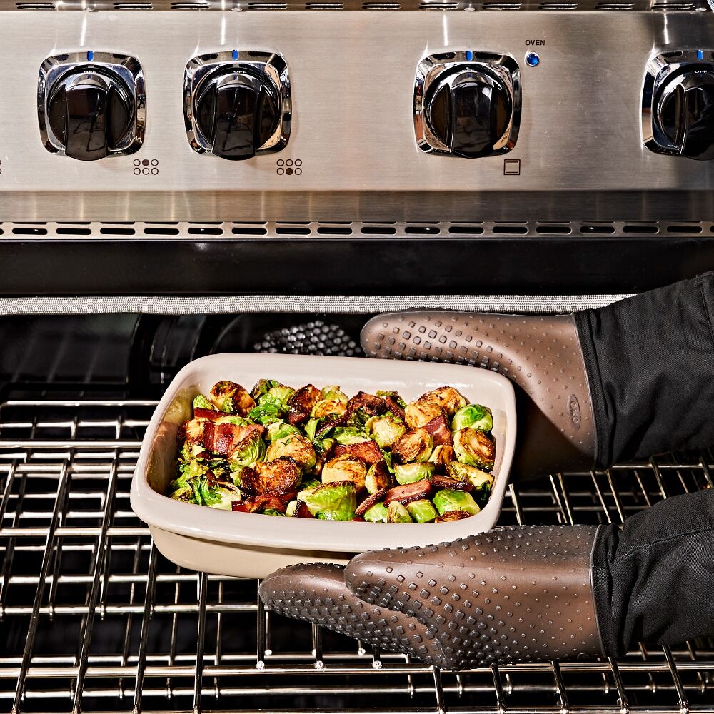 3 Qt Rectangular Stoneware Baking Dish F8
