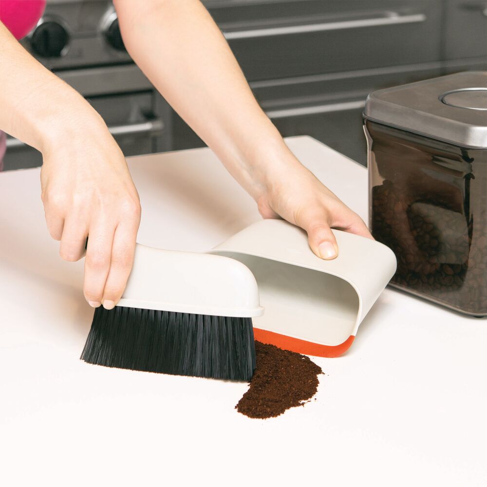 Compact Dustpan & Brush Set R2