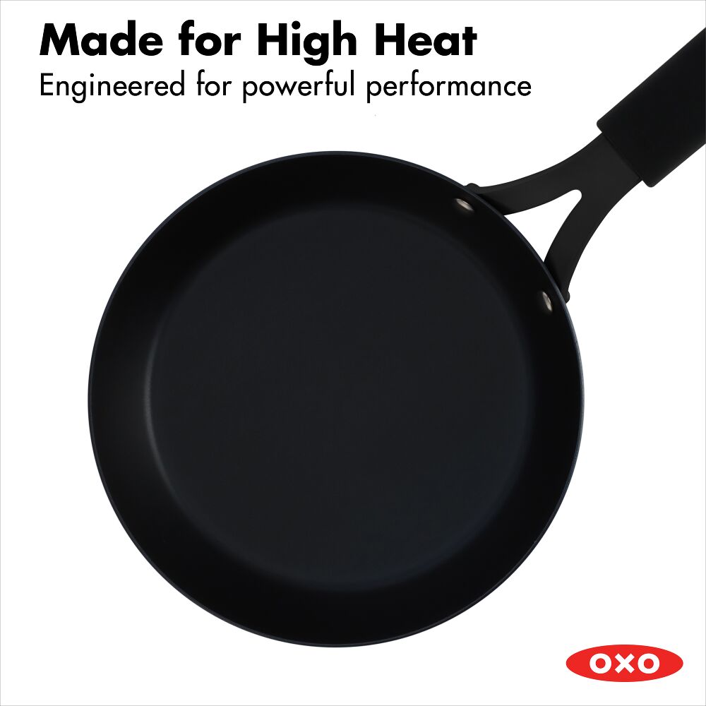 Carbon Steel Obsidian Series 8-Inch Frypan with Silicone Sleeve Y4