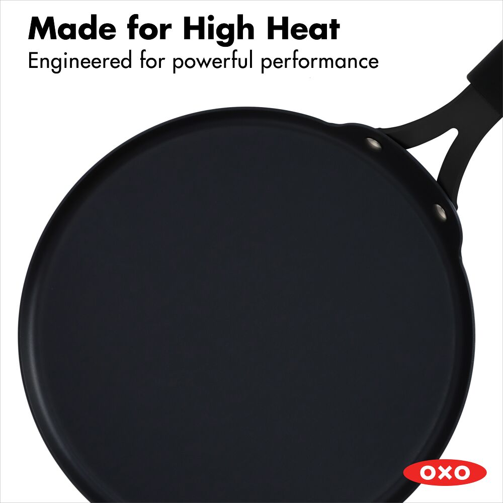 Obsidian Carbon Steel 10-Inch Crêpe Pan with Silicone Sleeve D3