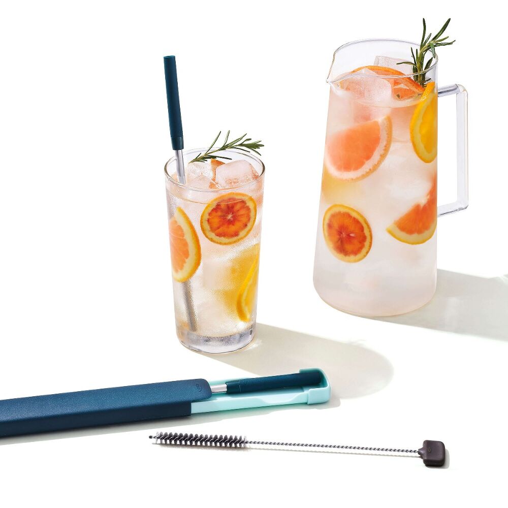 4-Piece Reusable Straw and Brush Set with Case D1