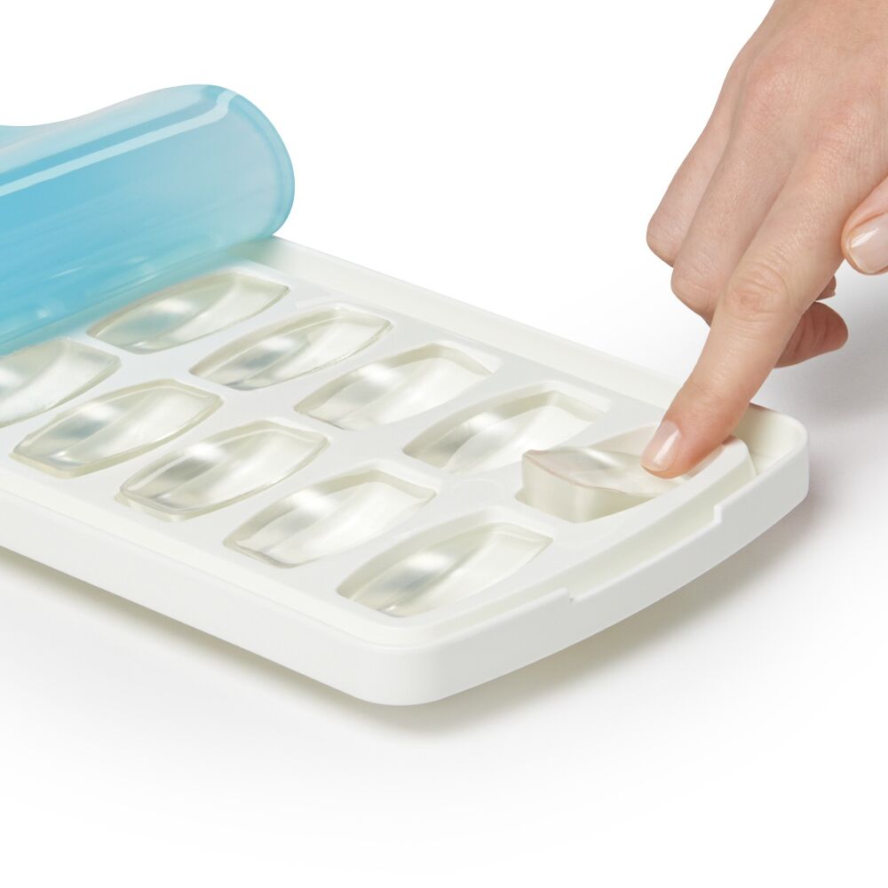 No-Spill Ice Cube Tray - 2 Pack O2