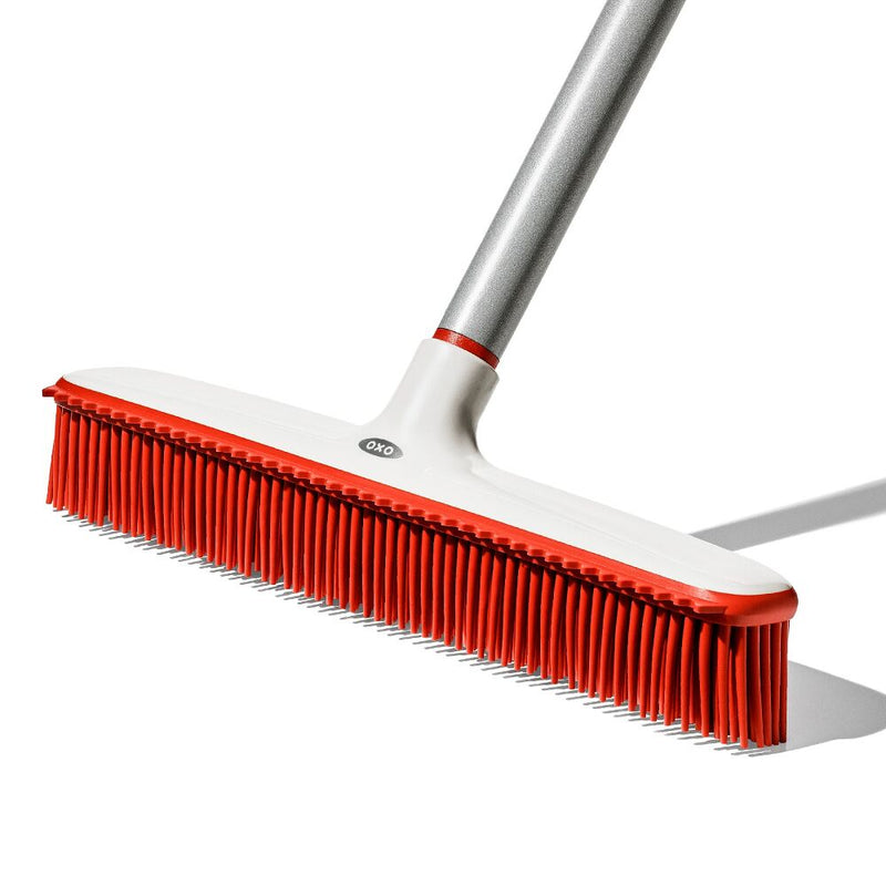 OXO Good Grips Fur Broom U0