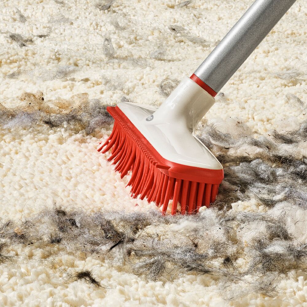 OXO Good Grips Fur Broom U0