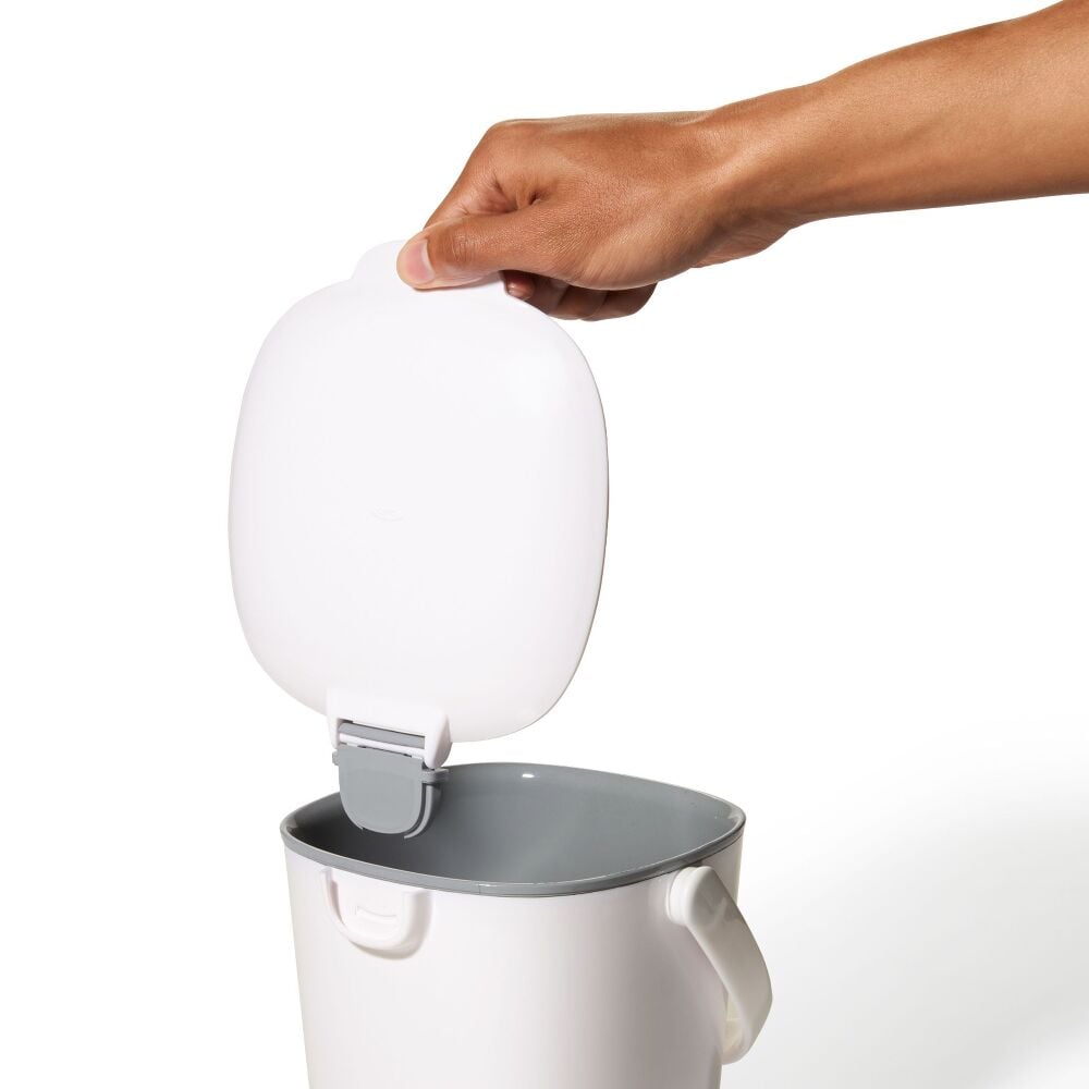 Easy-Clean Compost Bin - 0.75 Gal C8