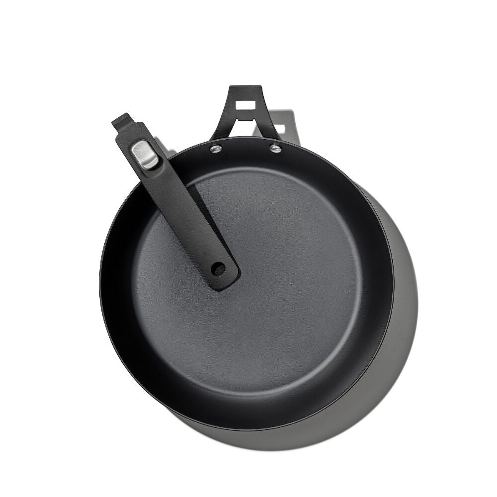 Carbon Steel With Removable Handle 10in Pan G5