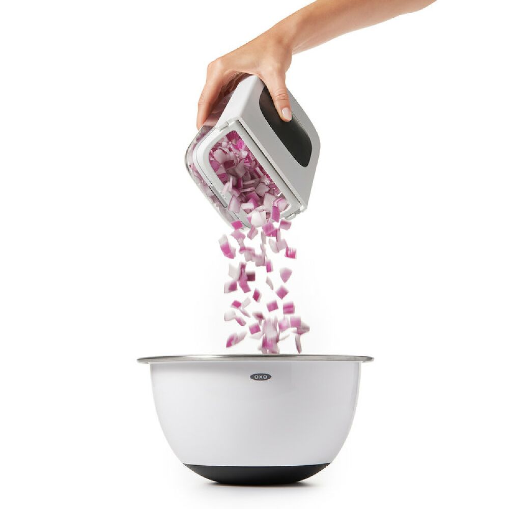 Vegetable Chopper with Easy-Pour Opening T1