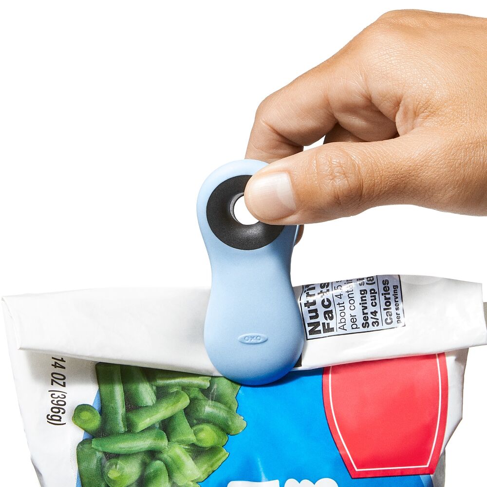 Magnetic All-Purpose Clips - 4-Pack - assorted colors D5